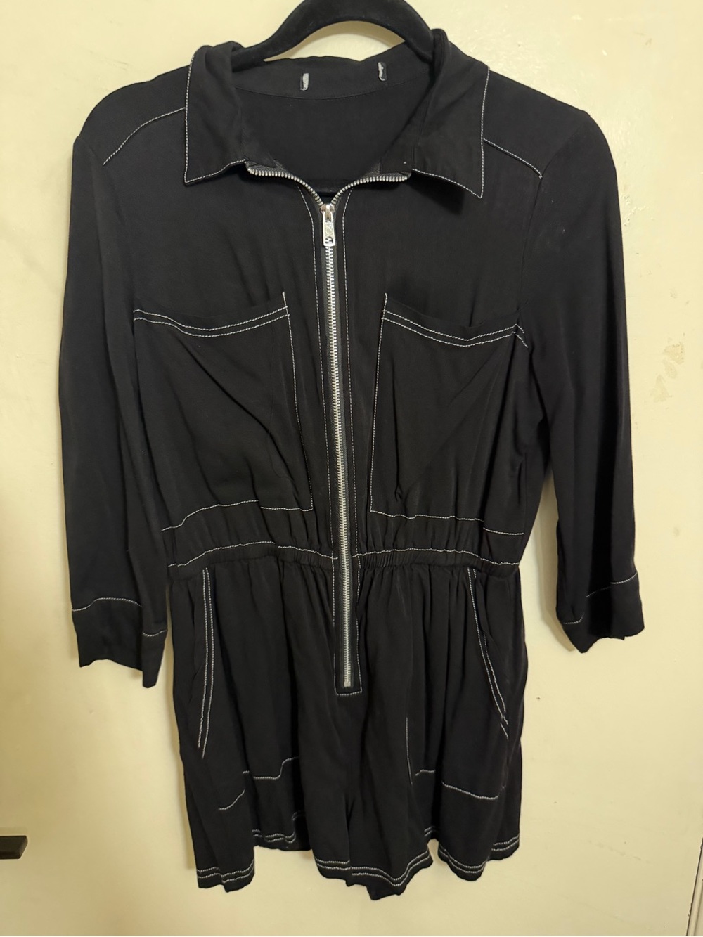 Black white Contrast-Stitch Romper with Front Zip size L large